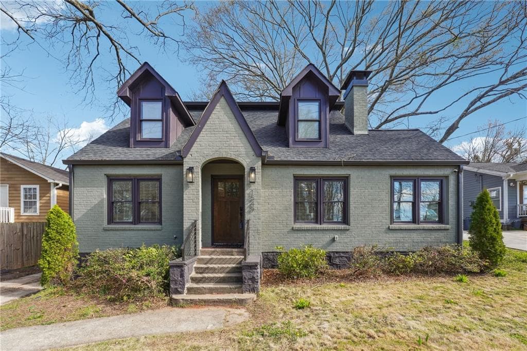 5 bedroom, 4 bathroom single family residence sold at 1549 Beecher Street, Atlanta, GA 30310