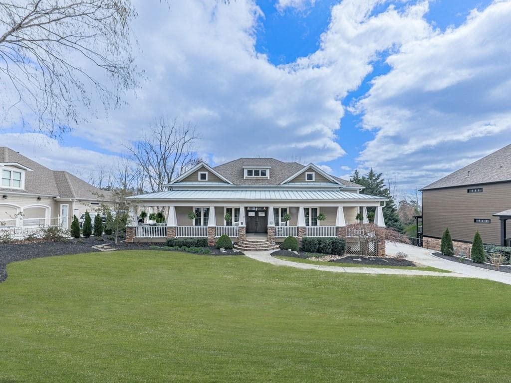 6 bedroom, 5 bathroom single family residence sold at 513 Crested Hawk Ridge, Canton, GA 30114