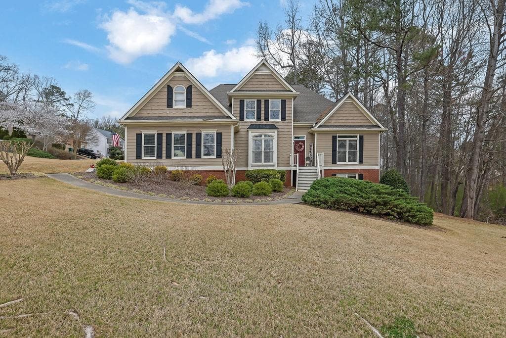 4 bedroom, 3 bathroom single family residence sold at 300 Gold Ridge, Canton, GA 30114
