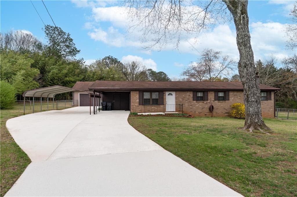 3 bedroom, 3 bathroom single family residence sold at 3811 Lavilla Drive, Powder Springs, GA 30127