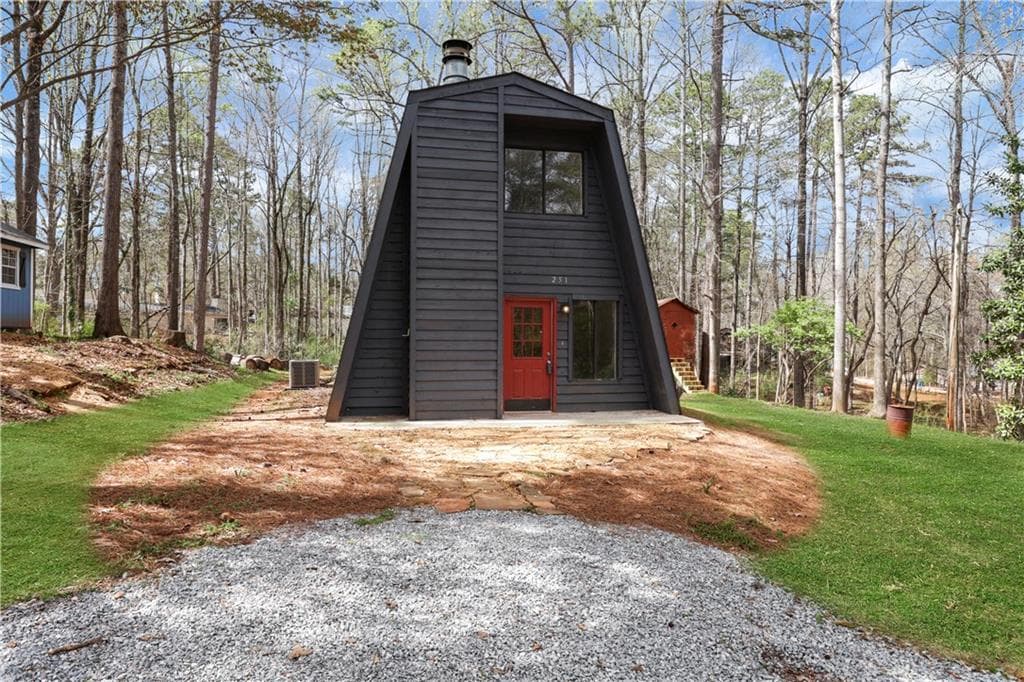 2 bedroom, 2 bathroom single family residence sold at 251 LIVE OAK Drive, Athens, GA 30606