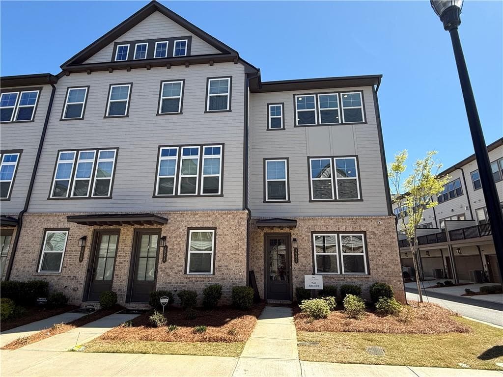 3 bedroom, 3 bathroom townhouse sold at 3987 Allegretto Circle 250, Atlanta, GA 30339