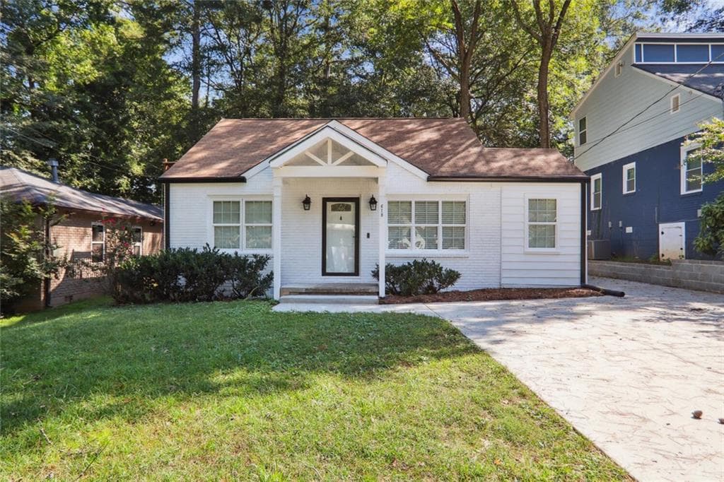 3 bedroom, 3 bathroom single family residence sold at 618 Daniel Avenue, Decatur, GA 30032