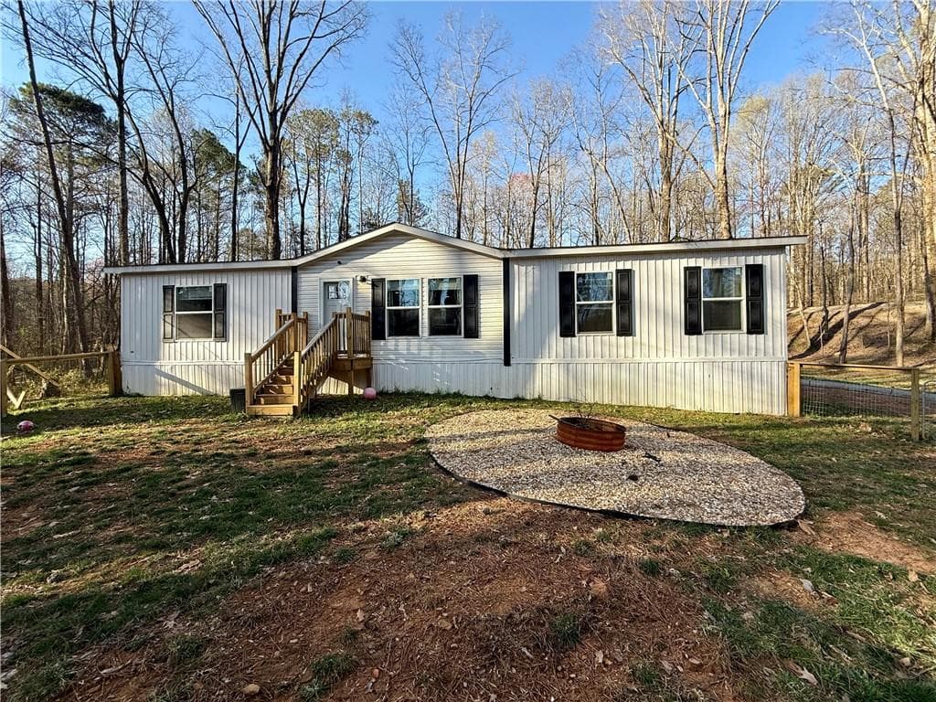 156 Twin Mountain Lake Circle, Talking Rock, GA 30175 — most recent listing photo