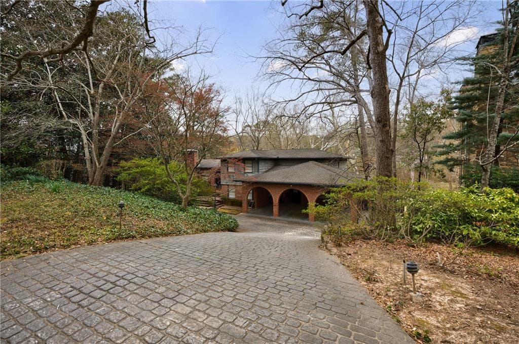 3 bedroom, 4 bathroom single family residence sold at 2544 Brookdale Drive, Atlanta, GA 30305