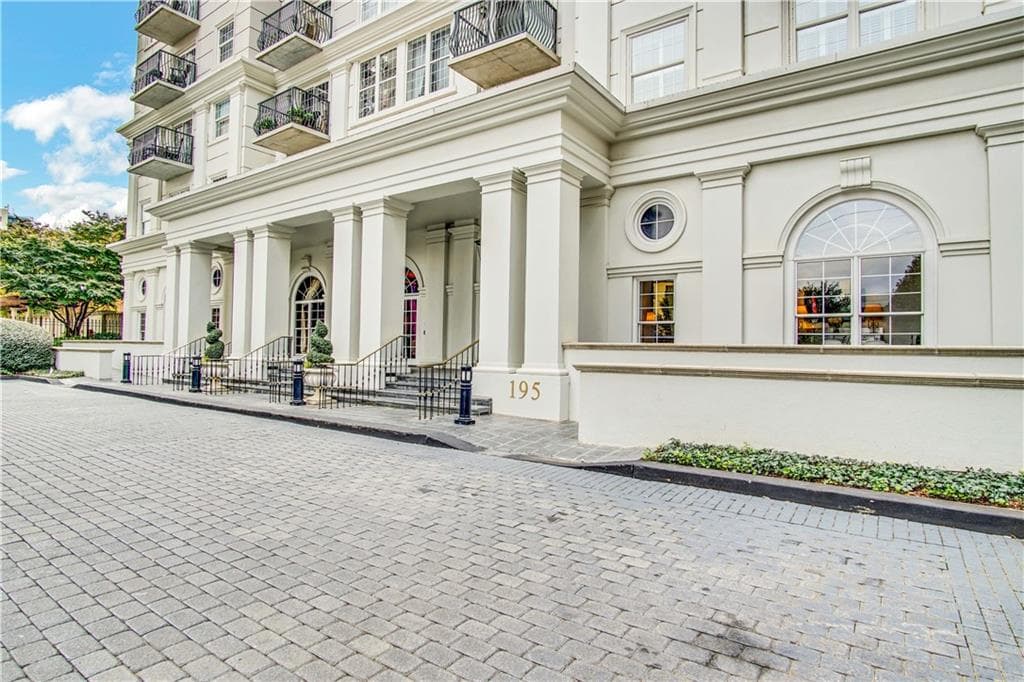 2 bedroom, 3 bathroom, 1,738 sq ft condominium sold at 195 14th Street PH 306, Atlanta, GA 30309