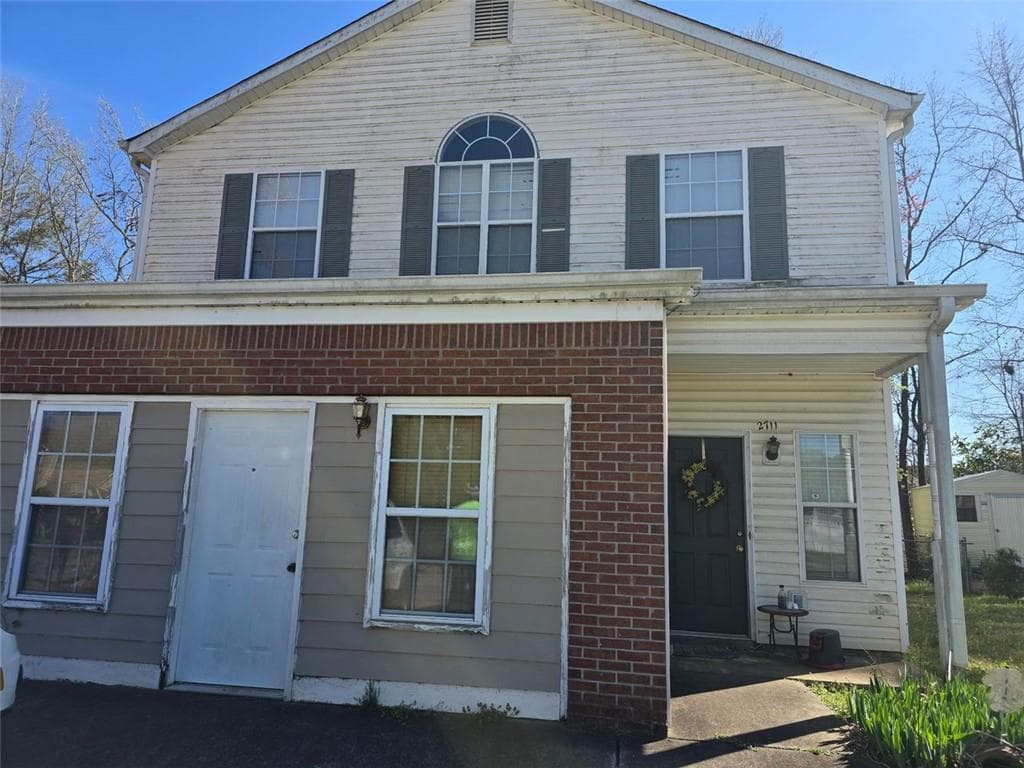 3 bedroom, 4 bathroom single family residence sold at 2711 TEAL LANDING Drive, Morrow, GA 30260