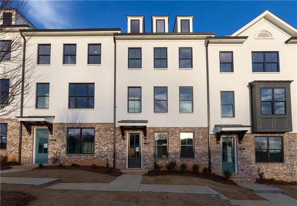 3 bedroom, 4 bathroom townhouse sold at 5450 Howington Court 195, Buford, GA 30518
