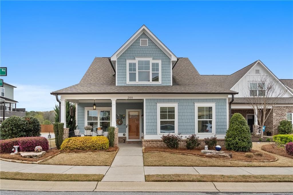 3 bedroom, 3 bathroom single family residence sold at 200 Oakside Way, Lawrenceville, GA 30046