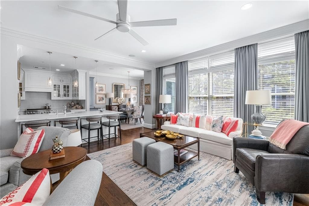 2 bedroom, 3 bathroom condominium sold at 2500 Peachtree Road 207S, Atlanta, GA 30305