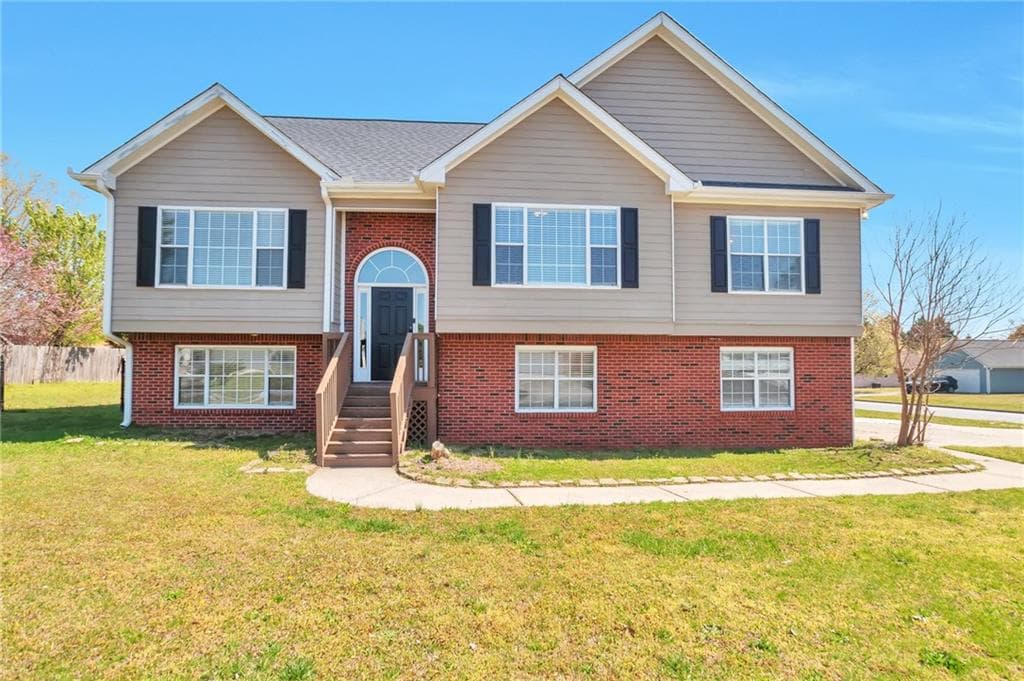 3 bedroom, 2 bathroom single family residence sold at 1515 Summer Lake Terrace, Loganville, GA 30052