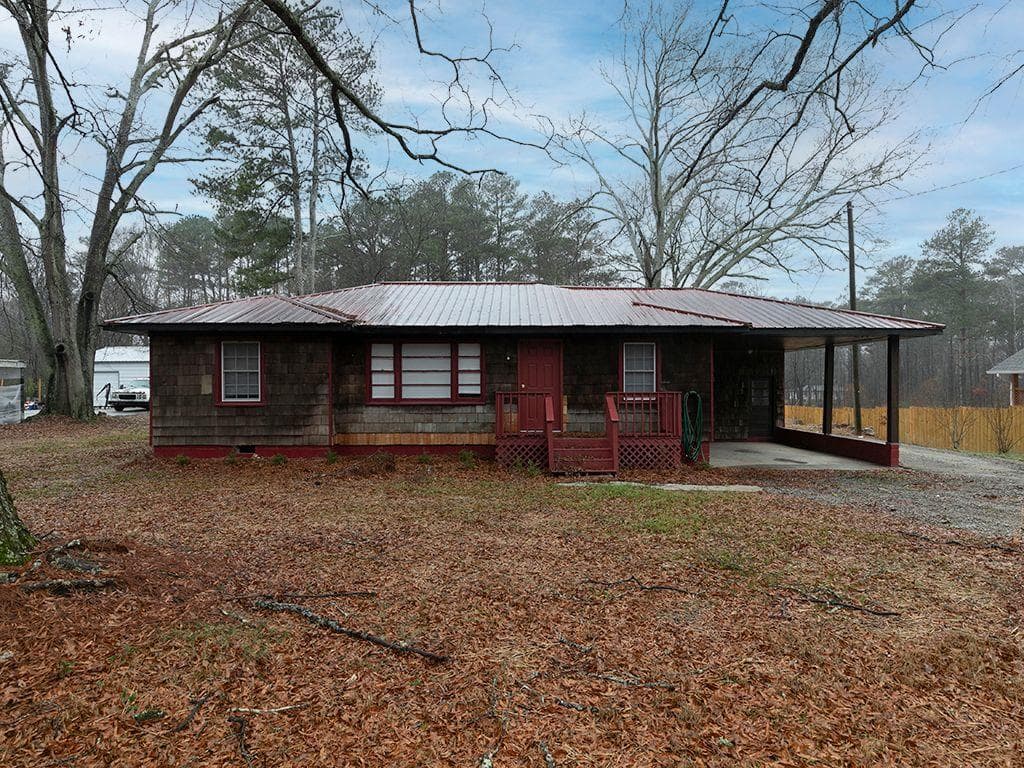 3 bedroom, 1 bathroom single family residence sold at 3844 Oglesby Road, Powder Springs, GA 30127