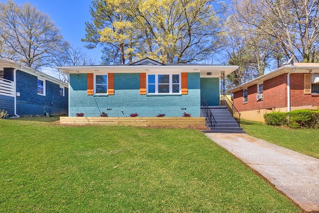 3 bedroom, 1 bathroom single family residence sold at 1385 Benteen Way, Atlanta, GA 30315
