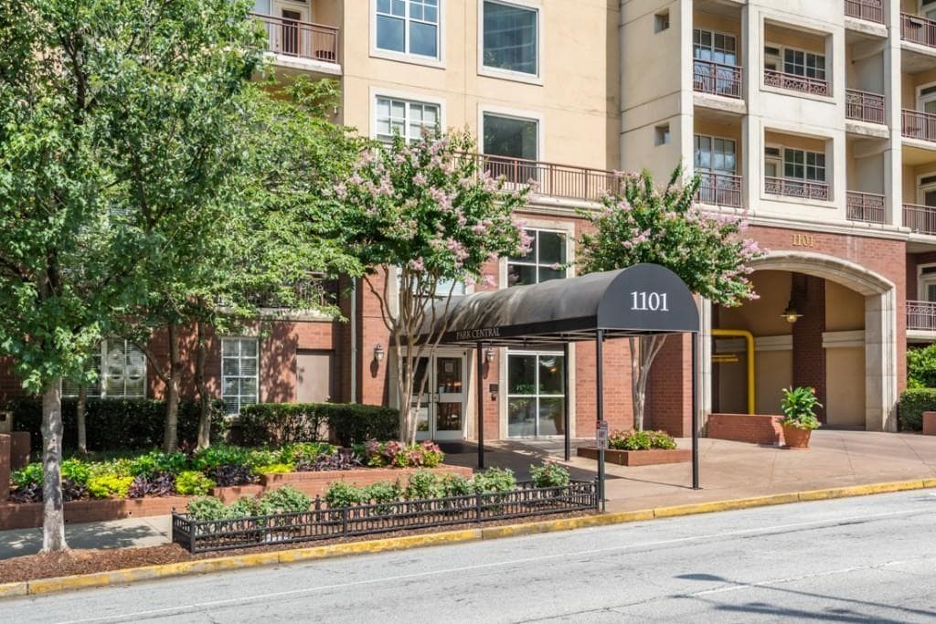 1 bedroom, 1 bathroom, 764 sq ft condominium sold at 1101 Juniper Street 612, Atlanta, GA 30309