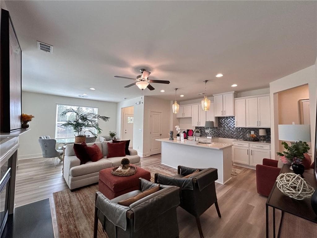 3 bedroom, 3 bathroom townhouse sold at 1800 Emory Lane 98, Conyers, GA 30013