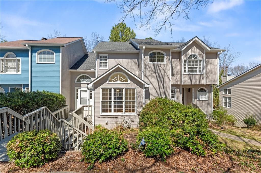 3 bedroom, 4 bathroom townhouse sold at 1661 Paddlewheel Drive, Marietta, GA 30062