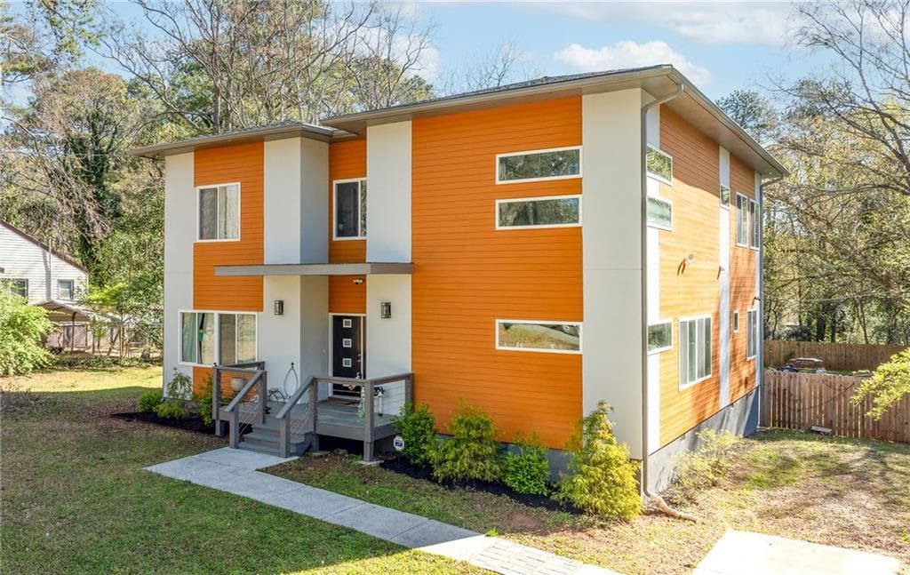 5 bedroom, 4 bathroom single family residence sold at 576 Quillian Avenue, Decatur, GA 30032