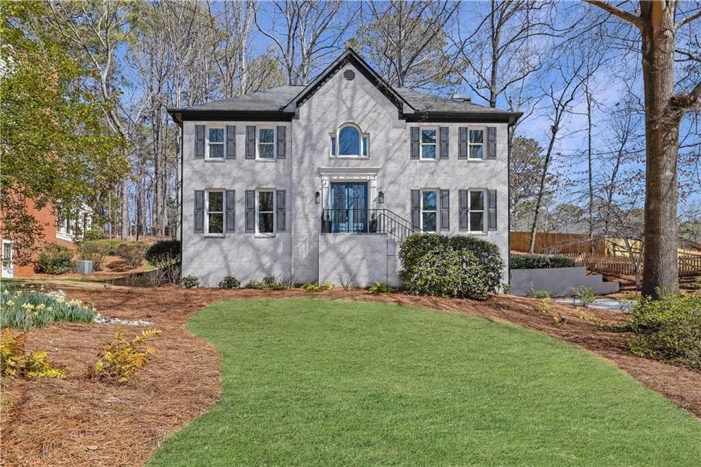4 bedroom, 3 bathroom single family residence sold at 330 Highlands Trace, Roswell, GA 30075