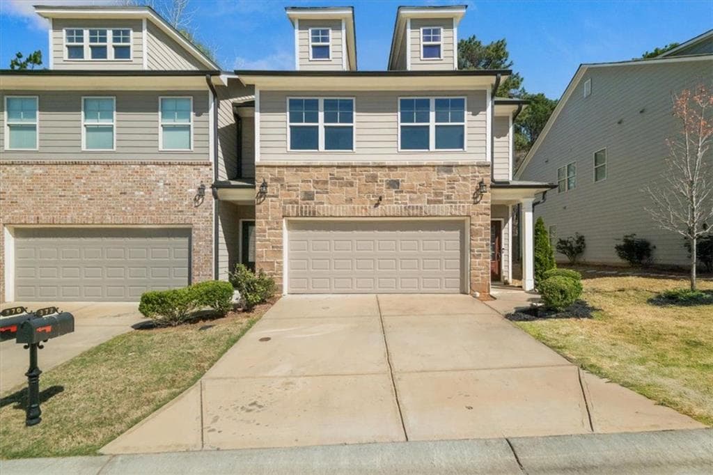 3 bedroom, 4 bathroom, 1,952 sq ft townhouse sold at 372 MULBERRY Row, Atlanta, GA 30354