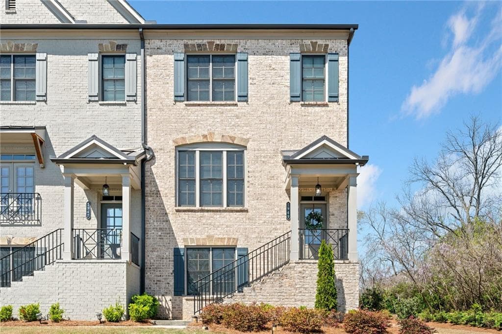 4 bedroom, 4 bathroom townhouse sold at 1949 Skyfall Circle, Brookhaven, GA 30319