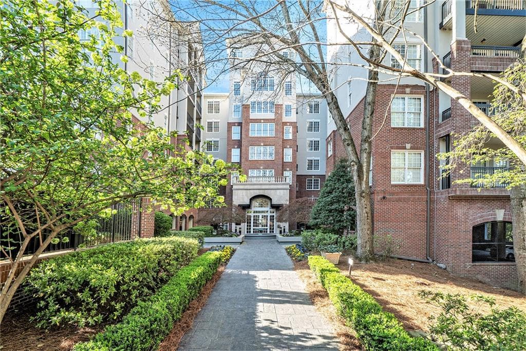 2 bedroom, 3 bathroom condominium sold at 50 Biscayne Drive 5112, Atlanta, GA 30309