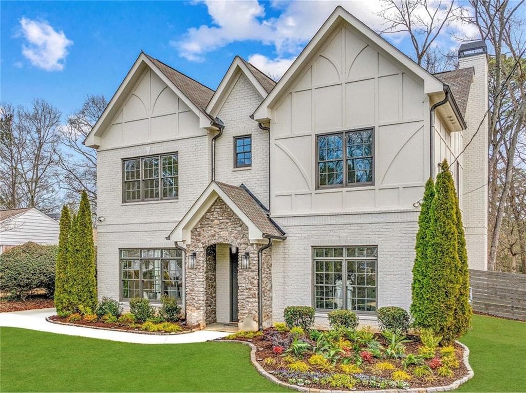 5 bedroom, 5 bathroom single family residence sold at 812 Stratford Road, Avondale Estates, GA 30002