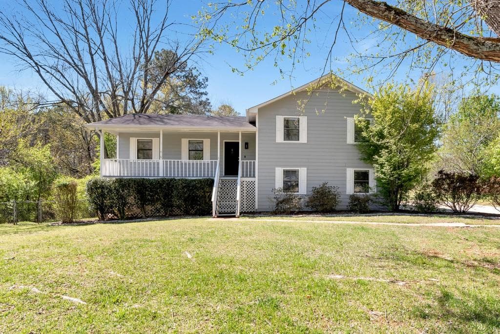 3 bedroom, 3 bathroom single family residence sold at 3582 Ontario Court, Buford, GA 30519