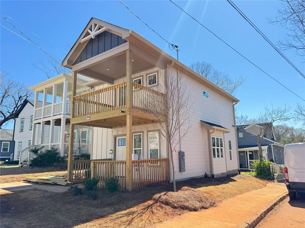 2 bedroom, 1 bathroom single family residence sold at 121 Thirkield Avenue, Atlanta, GA 30315