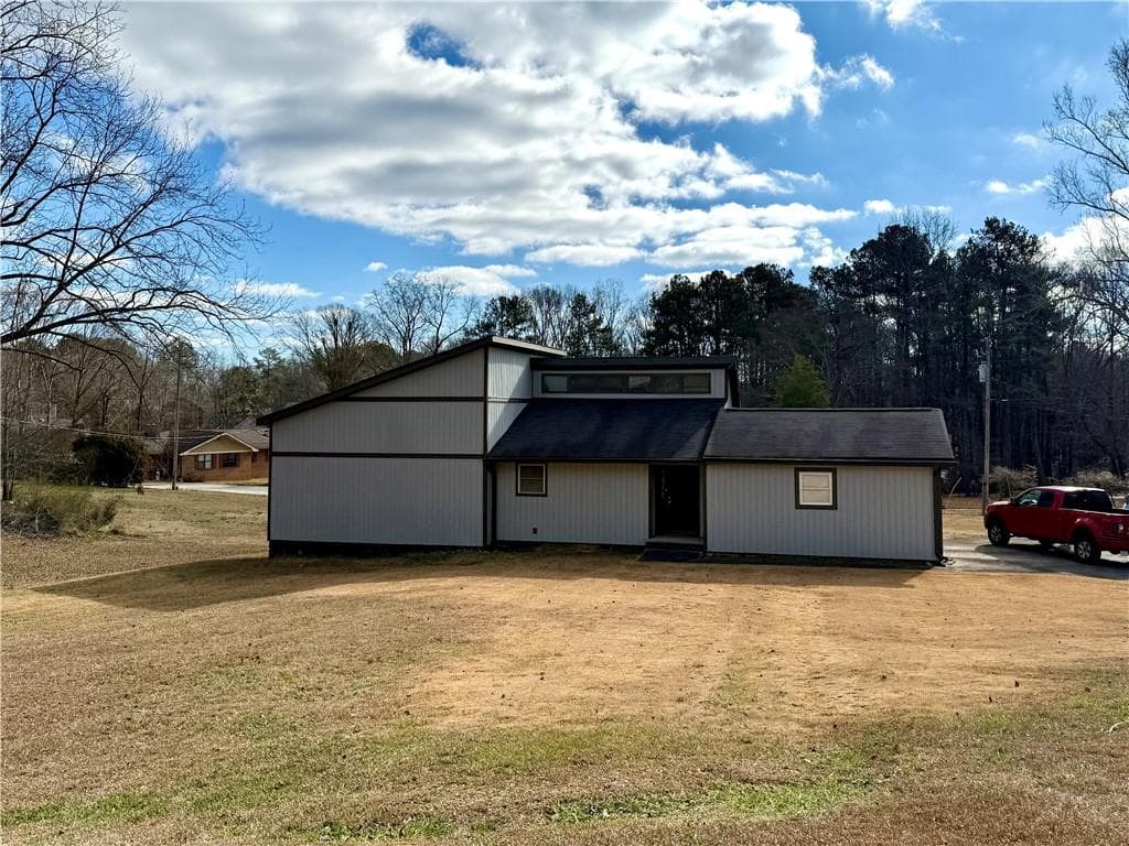 3 bedroom, 2 bathroom single family residence sold at 1902 Mack Road, Douglasville, GA 30135