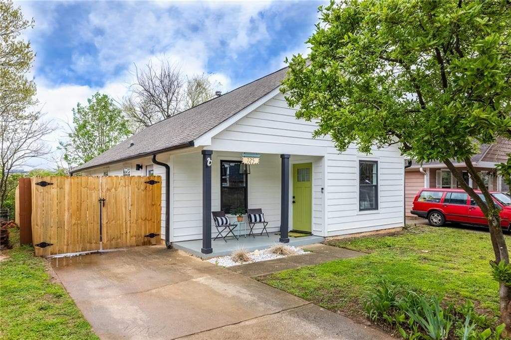 3 bedroom, 2 bathroom single family residence sold at 725 Grant Terrace, Atlanta, GA 30315