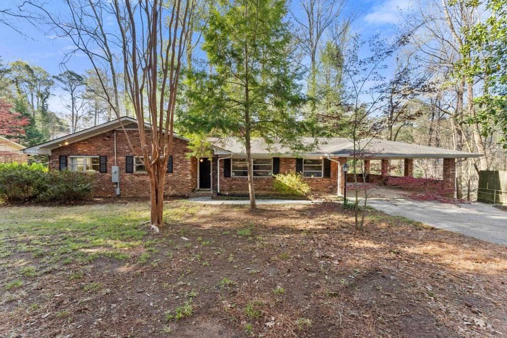 3 bedroom, 2 bathroom single family residence sold at 2928 Henderson Road, Tucker, GA 30084