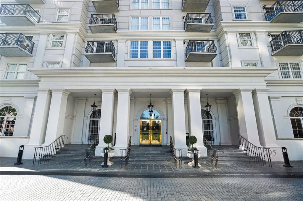 2 bedroom, 3 bathroom, 1,383 sq ft condominium sold at 195 14th Street 1908, Atlanta, GA 30309