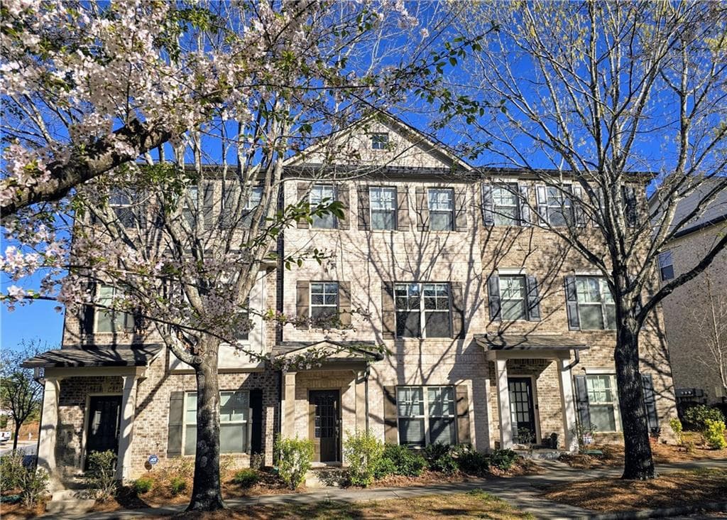 3 bedroom, 4 bathroom, 2,000 sq ft townhouse sold at 1560 Baygreen Road, Suwanee, GA 30024