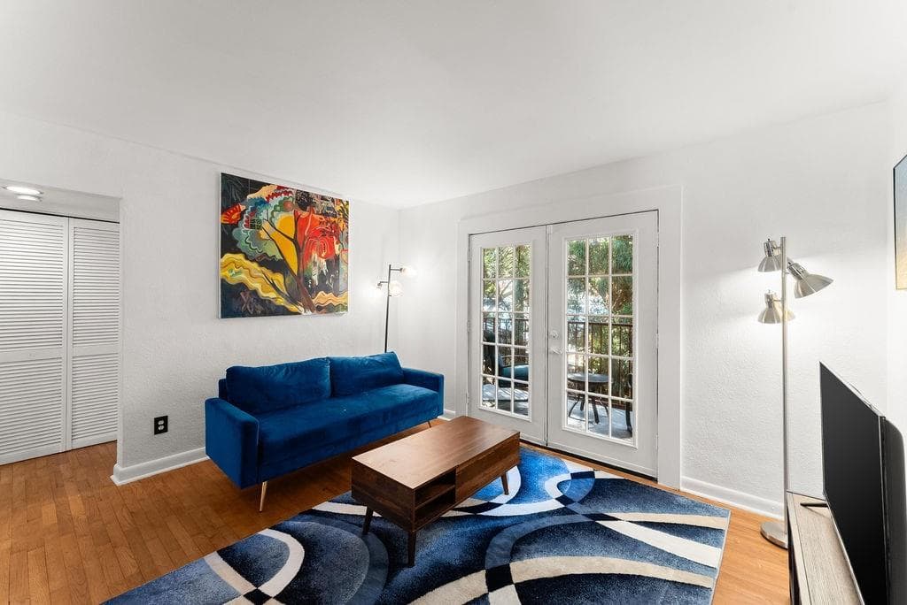 1 bedroom, 1 bathroom condominium sold at 1355 Euclid Avenue 21B, Atlanta, GA 30307