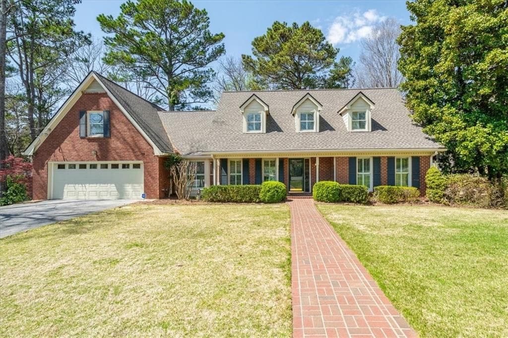 4 bedroom, 4 bathroom single family residence sold at 778 Lakeview Lane, Berkeley Lake, GA 30096