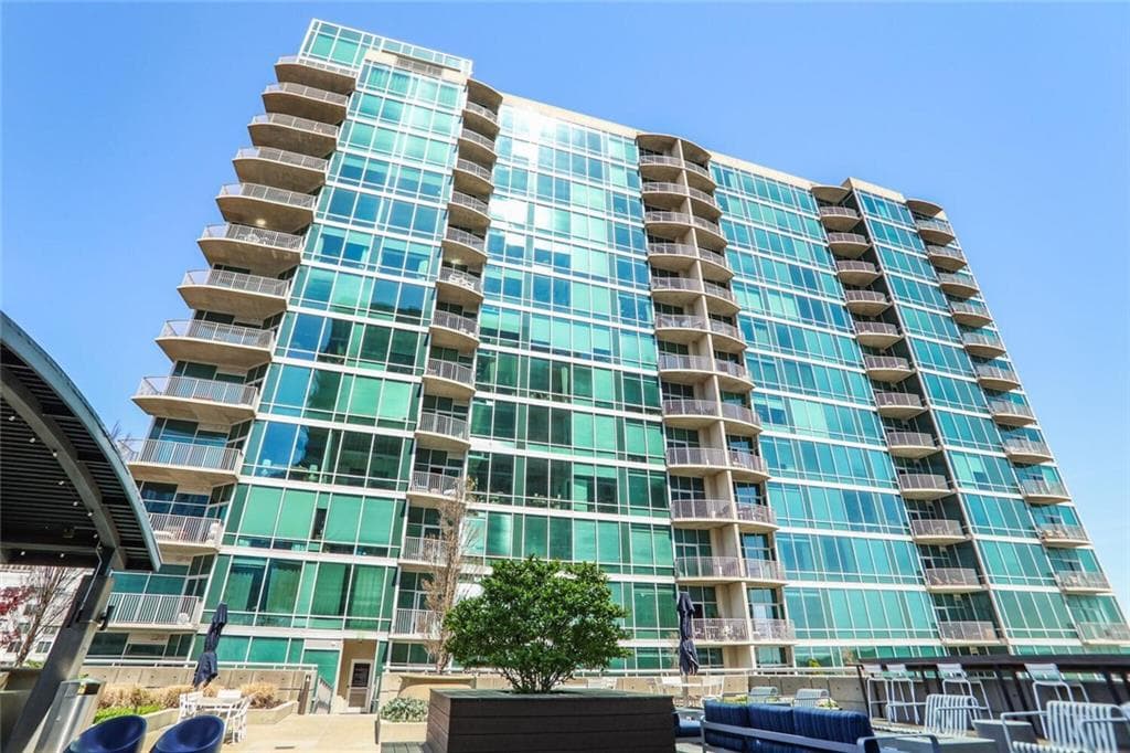 1 bedroom, 1 bathroom, 696 sq ft condominium sold at 943 Peachtree Street 1003, Atlanta, GA 30309