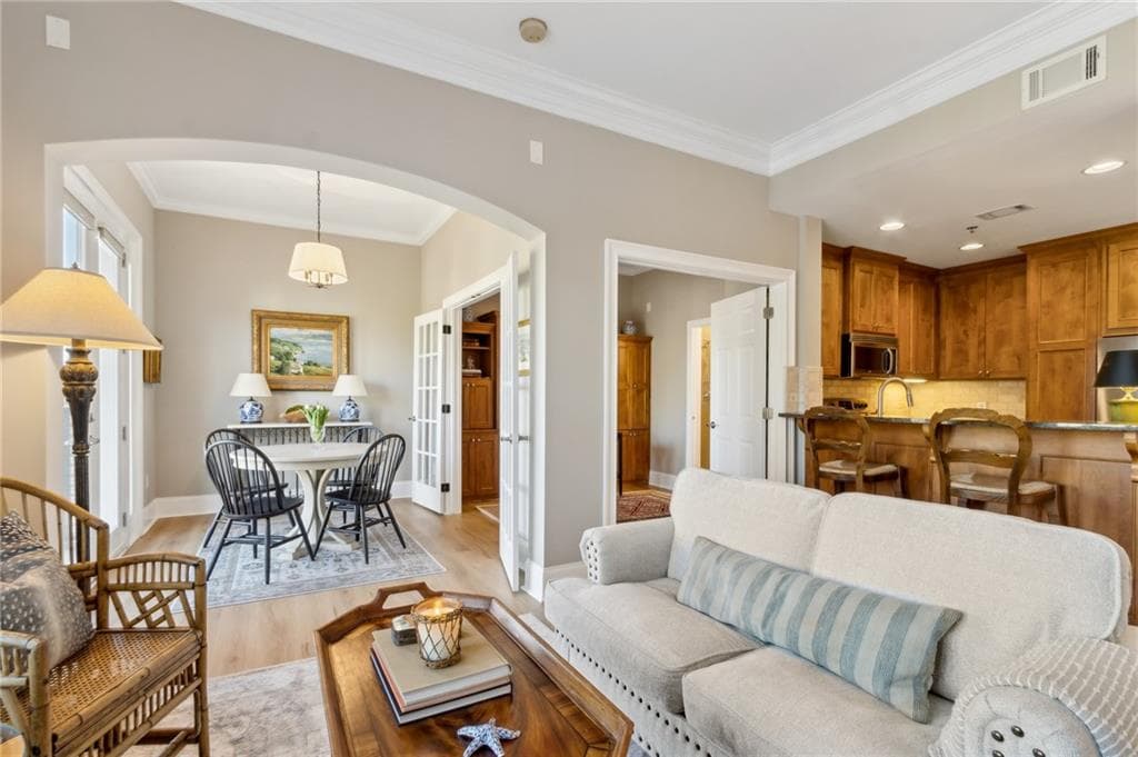 2 bedroom, 2 bathroom condominium sold at 2255 Peachtree Road 720, Atlanta, GA 30309