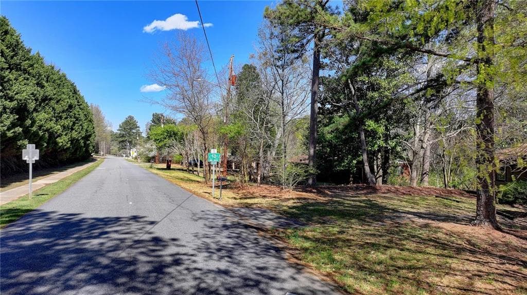 3 bedroom, 2 bathroom single family residence sold at 962 Scales Road, Suwanee, GA 30024