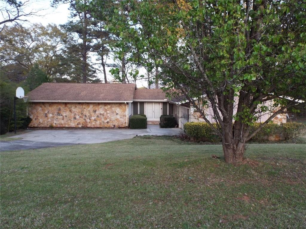 3 bedroom, 2 bathroom single family residence sold at 2356 FIELDSTONE Drive, Conyers, GA 30013