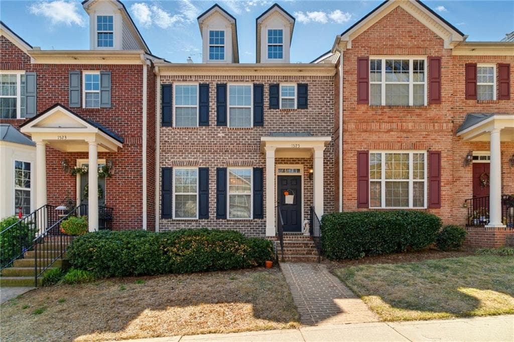 4 bedroom, 4 bathroom townhouse sold at 1525 Endurance Hill Drive 6, Kennesaw, GA 30152