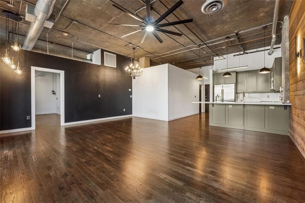 2 bedroom, 2 bathroom condominium sold at 3235 Roswell Road 421, Atlanta, GA 30305