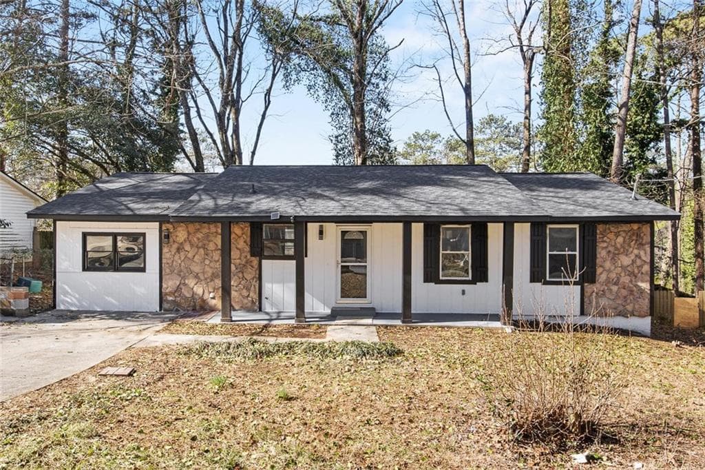 5 bedroom, 2 bathroom single family residence sold at 1400 Reddington Lane, Norcross, GA 30093