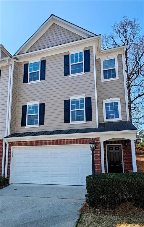 3 bedroom, 4 bathroom townhouse sold at 380 Eagle Tiff Drive, Sugar Hill, GA 30518