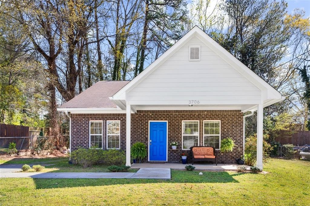 3 bedroom, 2 bathroom single family residence sold at 3706 Clovis Court, Atlanta, GA 30331