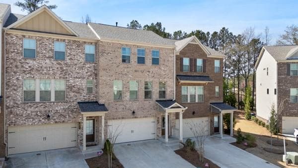 3 bedroom, 4 bathroom, 2,078 sq ft townhouse under contract at 3567 Hidden Valley Circle, Lawrenceville, GA 30044