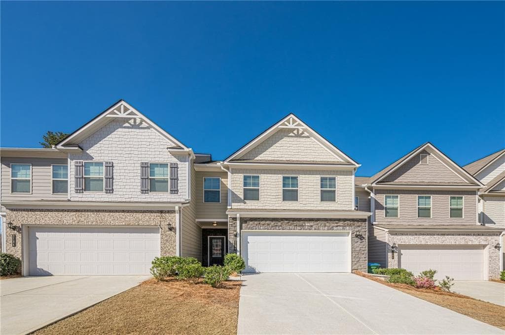 3 bedroom, 3 bathroom townhouse sold at 2194 Shetley Creek Drive, Norcross, GA 30071