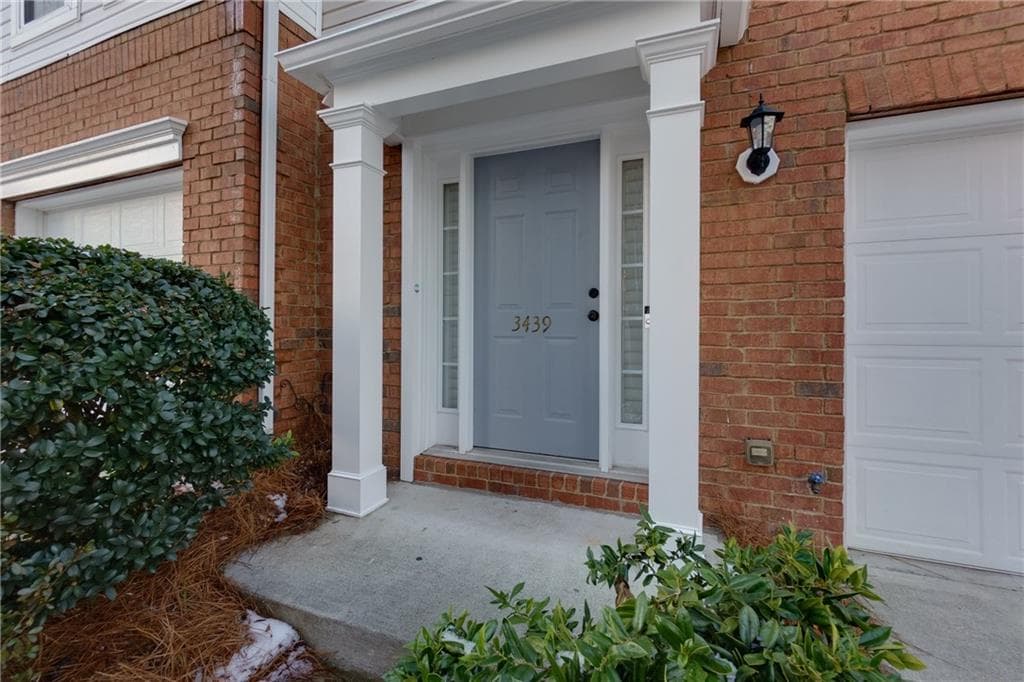 4 bedroom, 4 bathroom townhouse sold at 3439 Lathenview Court, Alpharetta, GA 30004