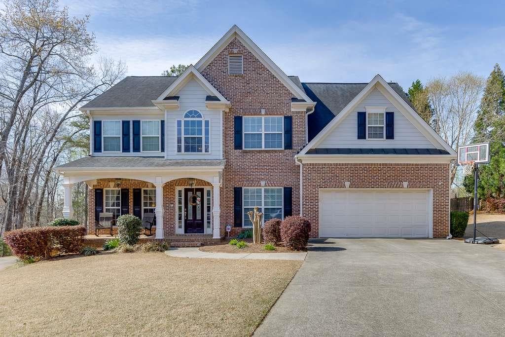 5 bedroom, 4 bathroom single family residence sold at 4803 Austin Hills Drive, Suwanee, GA 30024