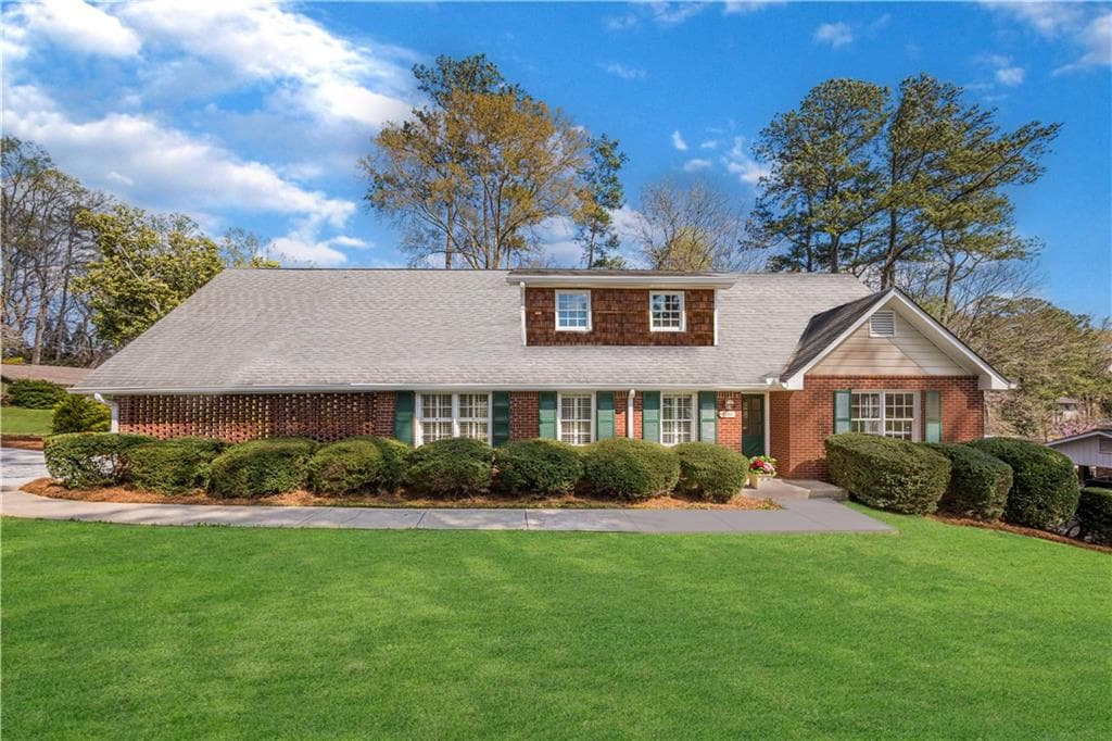 4 bedroom, 3 bathroom single family residence sold at 1335 Knoll Woods Court, Roswell, GA 30075