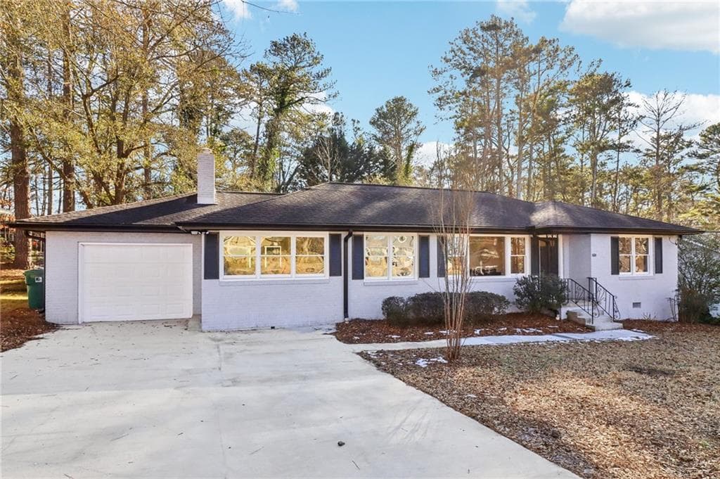 3 bedroom, 2 bathroom, 1,640 sq ft single family residence sold at 814 Bank Street, Smyrna, GA 30080